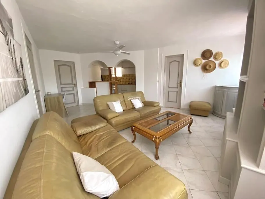 A Louer Haut De Villa 4 Pieces A Sainte-Maxime Golfe De St-Tropez Holiday home