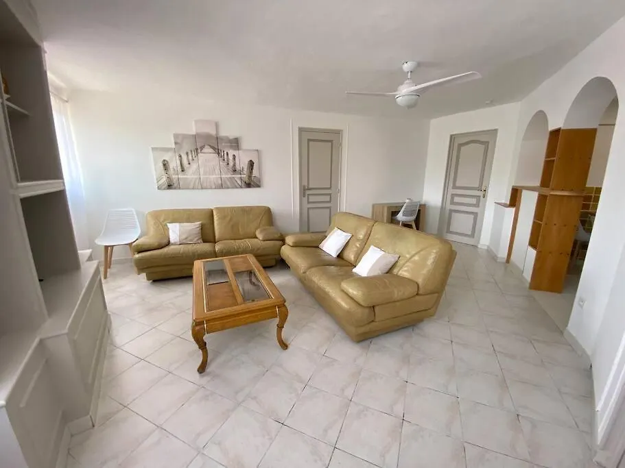 A Louer Haut De Villa 4 Pieces A Sainte-Maxime Golfe De St-Tropez Holiday home