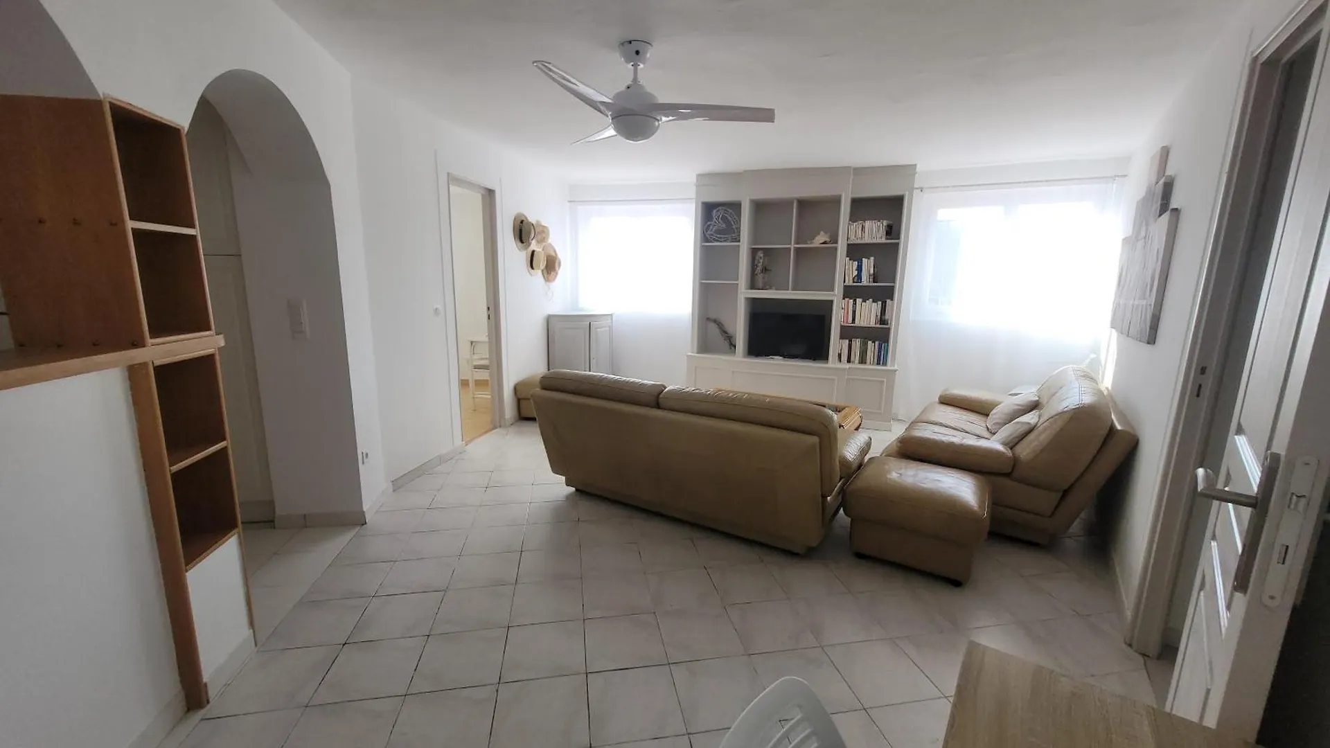 A Louer Haut De Villa 4 Pieces A Sainte-Maxime Golfe De St-Tropez France