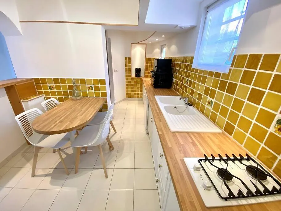 A Louer Haut De Villa 4 Pieces A Sainte-Maxime Golfe De St-Tropez