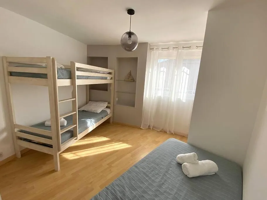 A Louer Haut De Villa 4 Pieces A Sainte-Maxime Golfe De St-Tropez 0*,  צרפת