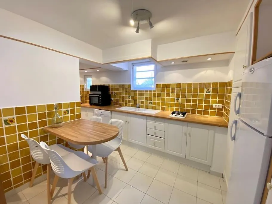 A Louer Haut De Villa 4 Pieces A Sainte-Maxime Golfe De St-Tropez בית נופש